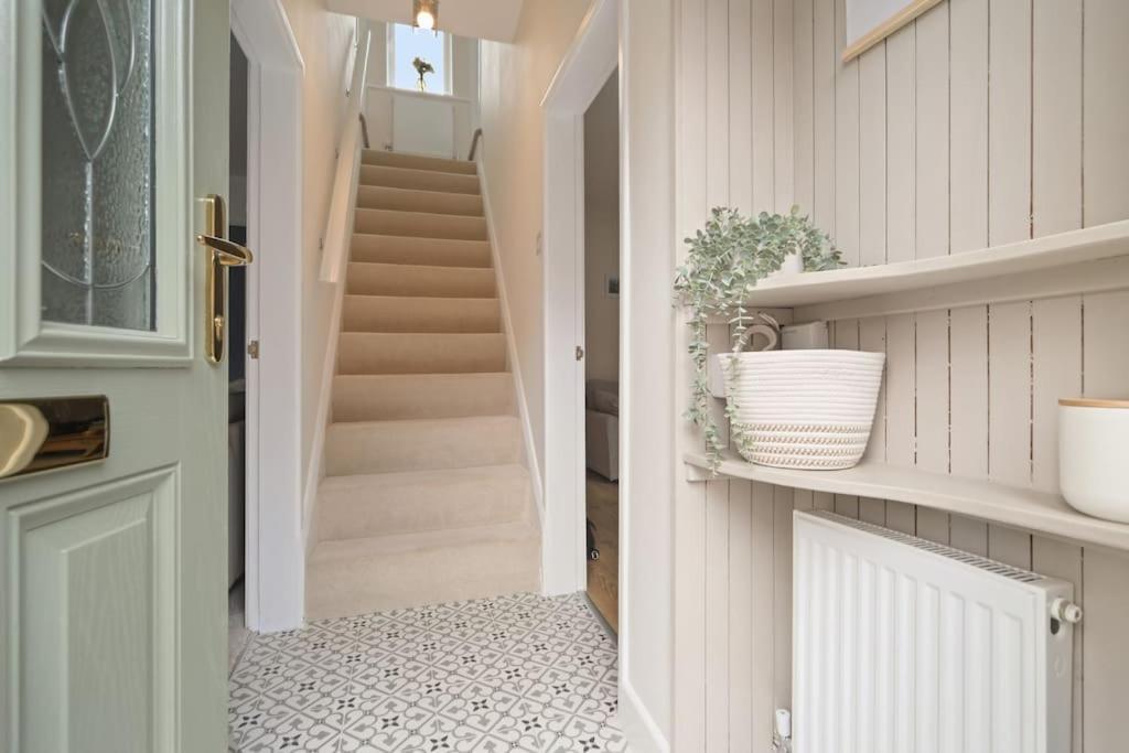 Picturesque Victorian Cottage Вустер Екстер'єр фото