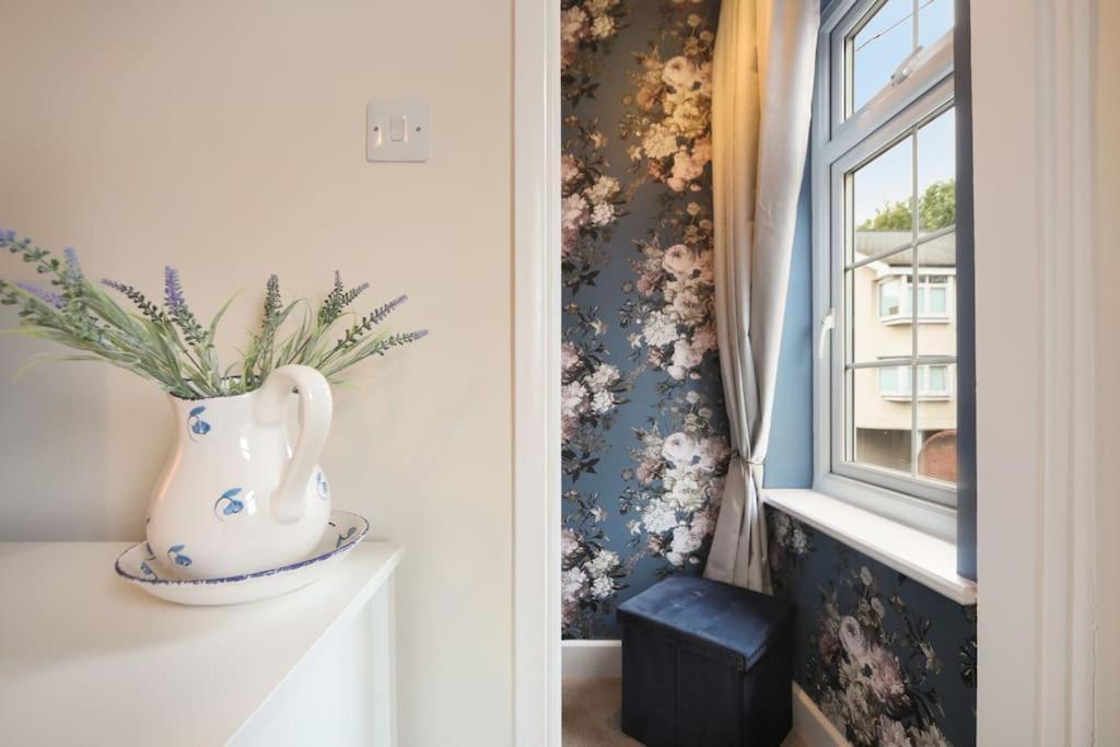 Picturesque Victorian Cottage Вустер Екстер'єр фото